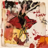 Portada de La flaca quiere bailar, collage de una mujer bailando entre trazos rojos y recortes